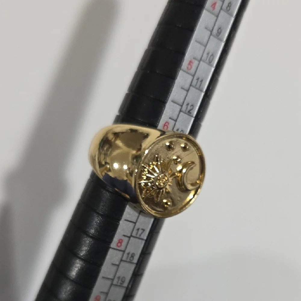 Celestial Sun & Moon Gold Signet Ring – Mystic Astrology Statement Jewelry - 6.5